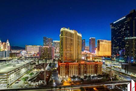 Mgm Signature-15-717 F1 Track & Strip View Balcony ラスベガス エクステリア 写真