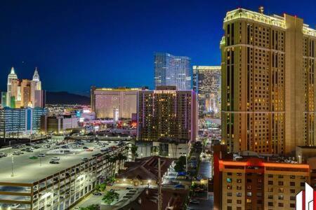 Mgm Signature-15-717 F1 Track & Strip View Balcony ラスベガス エクステリア 写真