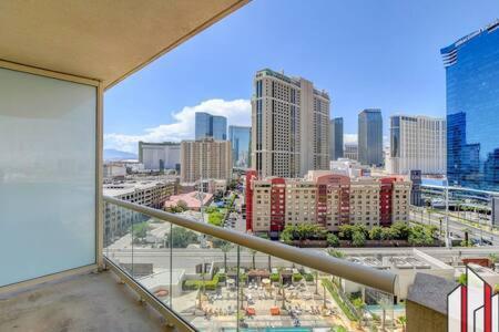 Mgm Signature-15-717 F1 Track & Strip View Balcony ラスベガス エクステリア 写真